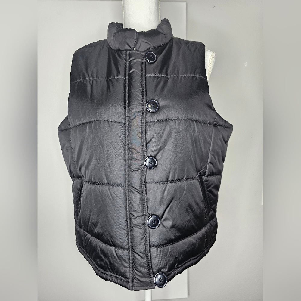 Studio Works Black Puffer Vest Button Front Size XL Classic and versatile Fall